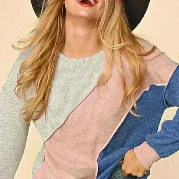 Asymmetrical Colorblock Sweater - Picture 2 of 4